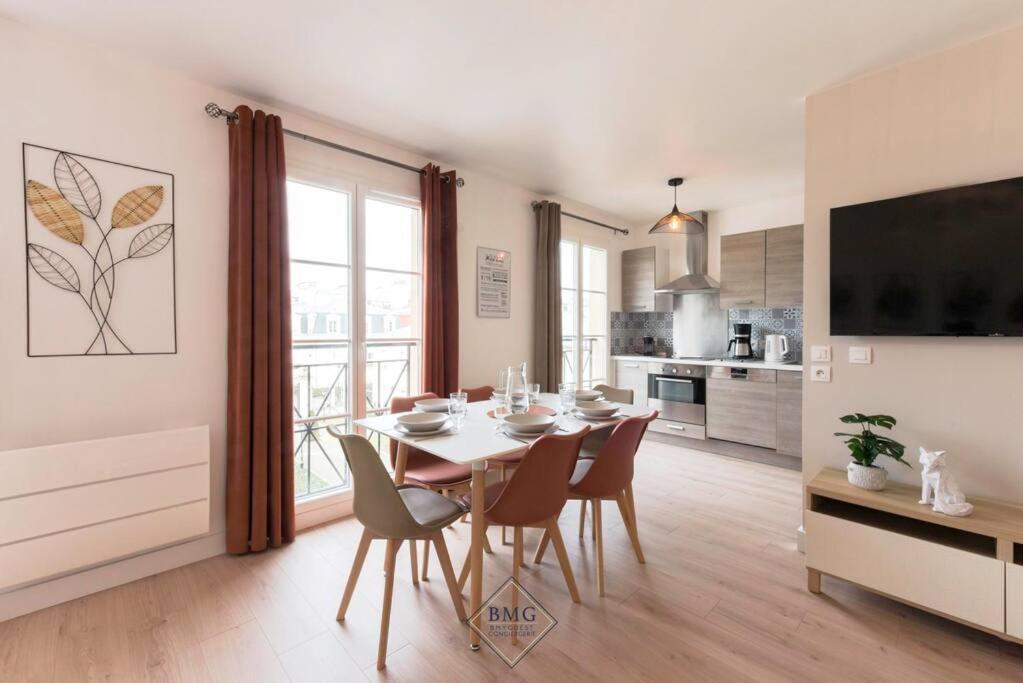 Royal Appartement Disneyland Bmyguest Serris Exterior foto
