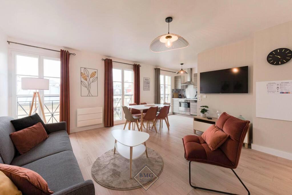 Royal Appartement Disneyland Bmyguest Serris Exterior foto